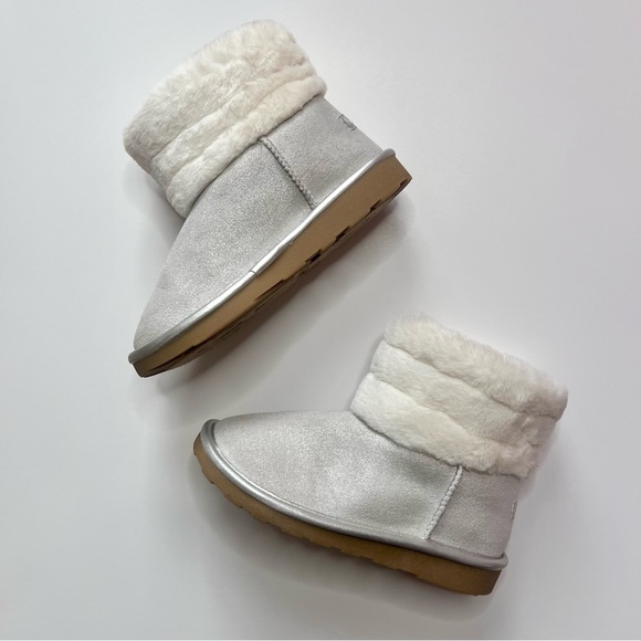 Nautica | Silver Fur-Lined Boots (13) - Picture 1 of 12
